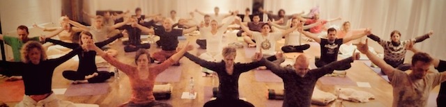 Yoga Gruppe beim Üben Yoga-Übungs-Gruppe